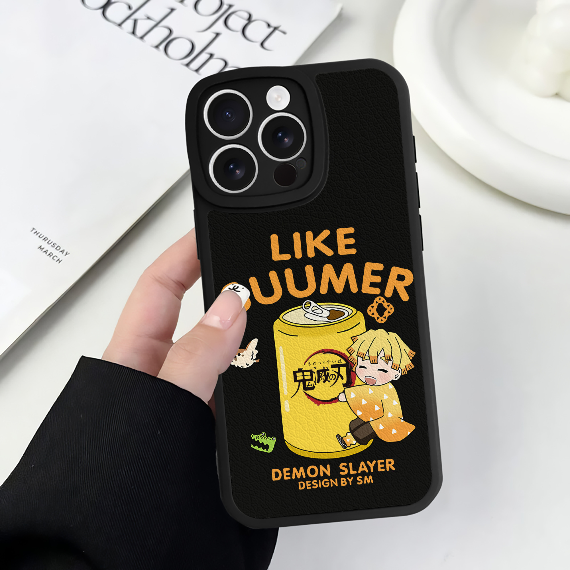 （画像用） 鬼滅の刃（きめつのやいば）我妻 善逸／あがつま ぜんいつ Agatsuma Zenitsu 【iPhone 16シリーズ対応】シリコンスマホケース（レザー調） 材質：シリコン